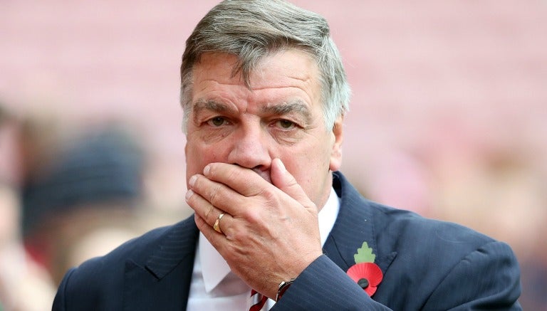 Sam Allardyce previo a observar un juego de Premier League