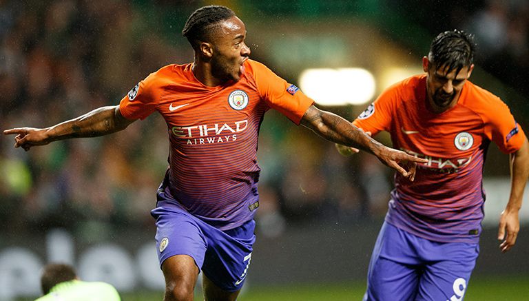 Jugadores del City festejan un gol contra el Celtic