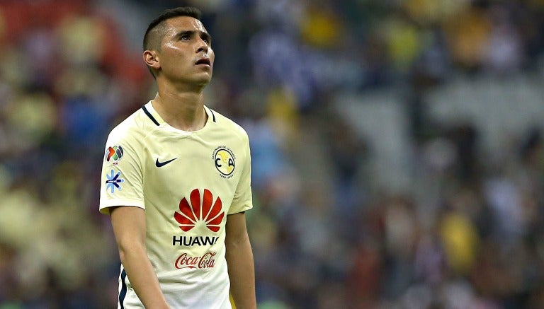 Paul Aguilar en un partido del América