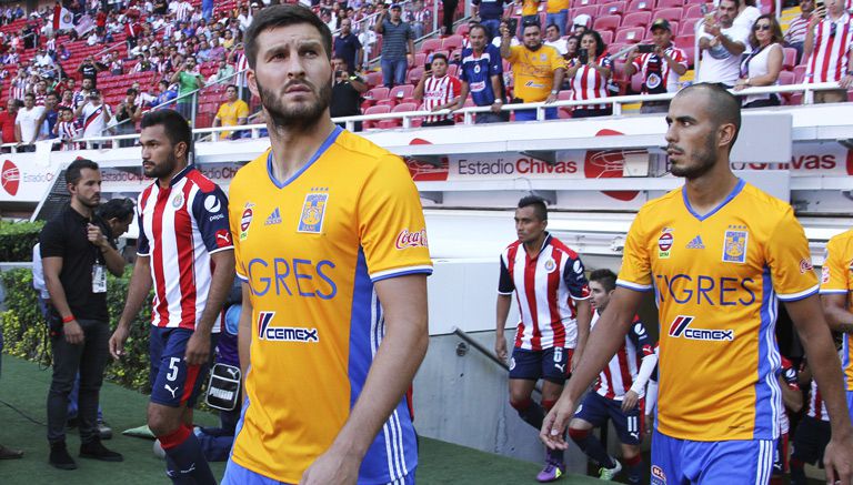 Gignac entra al campo en juego de Liga MX