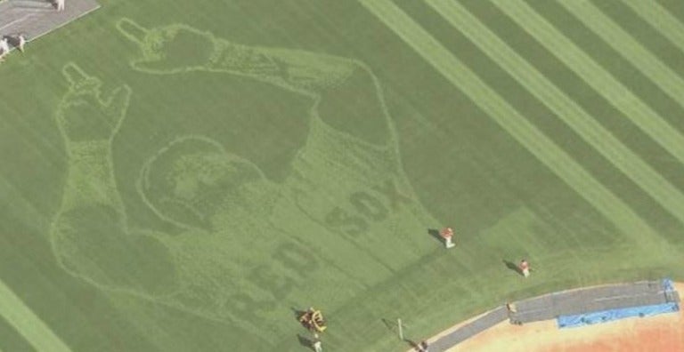 El jardín central de Fenway Park con la imagen de Ortíz