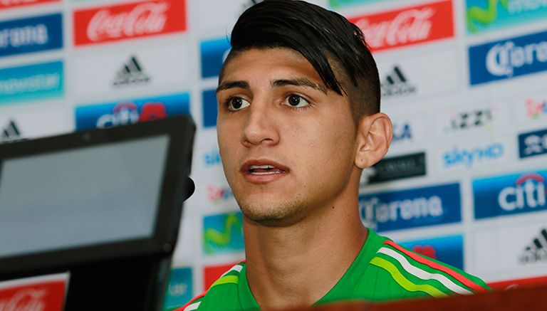 Alan Pulido habla en conferencia del Tri