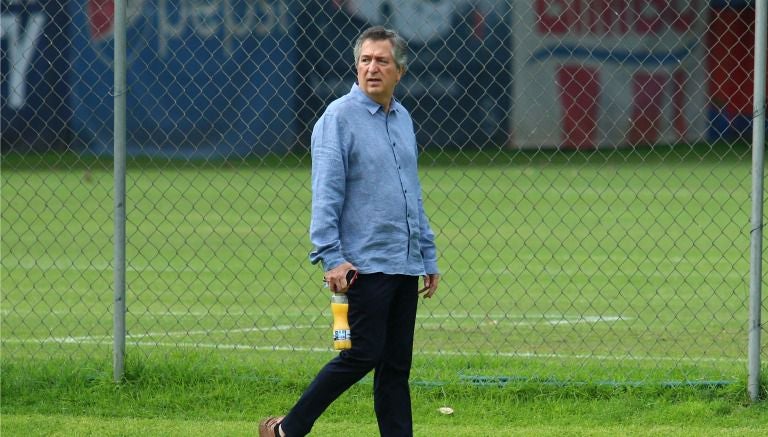  Jorge Vergara, durante un entrenamiento de las Chivas