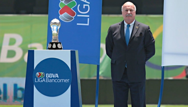 Enrique Bonilla, en un evento en el Estadio Azteca