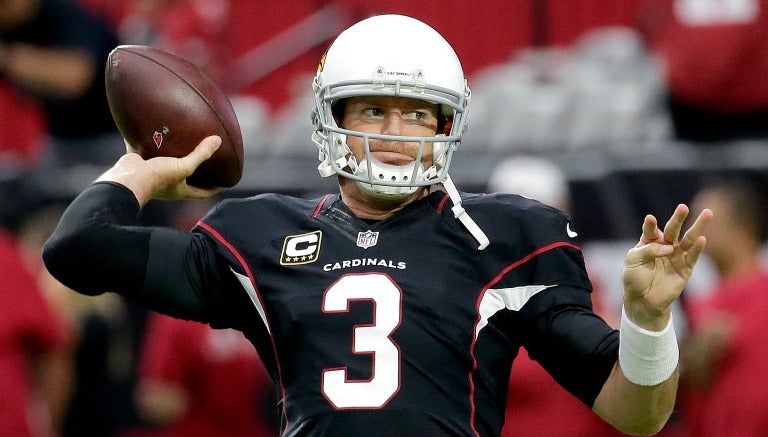 Carson Palmer en el partido contra Carneros