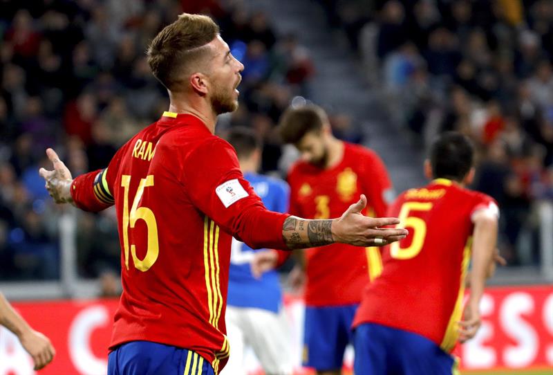 Ramos reclama el penalti que se le marcó 