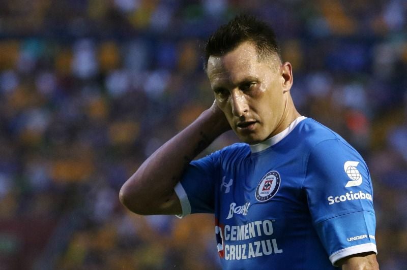 El futbolista argentino se lamenta en un partido