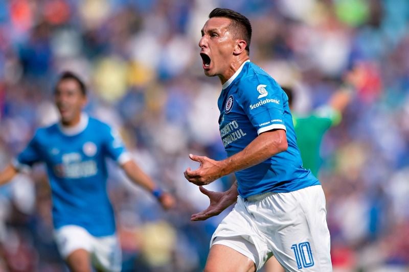 Giménez celebra un gol en la Liga MX