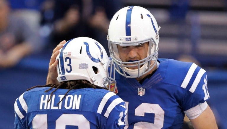 Andrew Luck y Hilton celebran el TD de la victoria