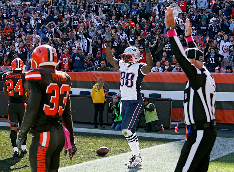 Martellus Bennett celebra uno de sus pases de TD