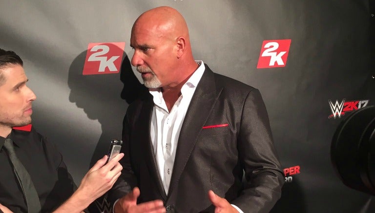 Goldberg en la presentación del juego de WWE