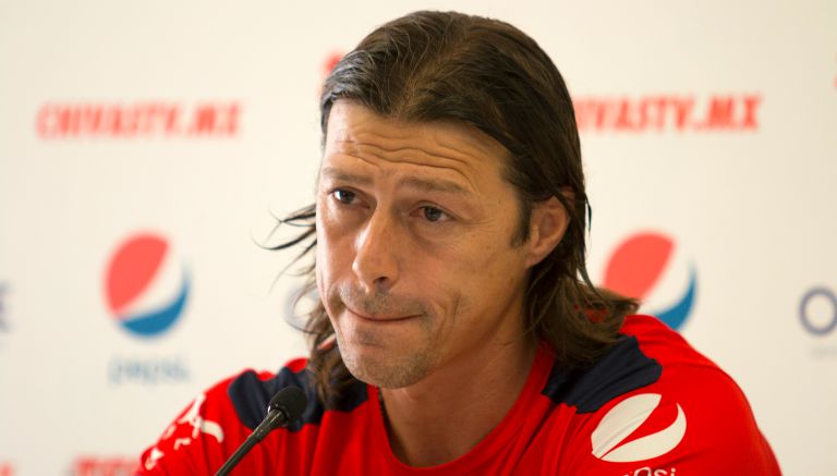 Matías Almeyda, durante conferencia de prensa con Chivas