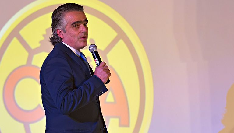 José Romano en una conferencia 