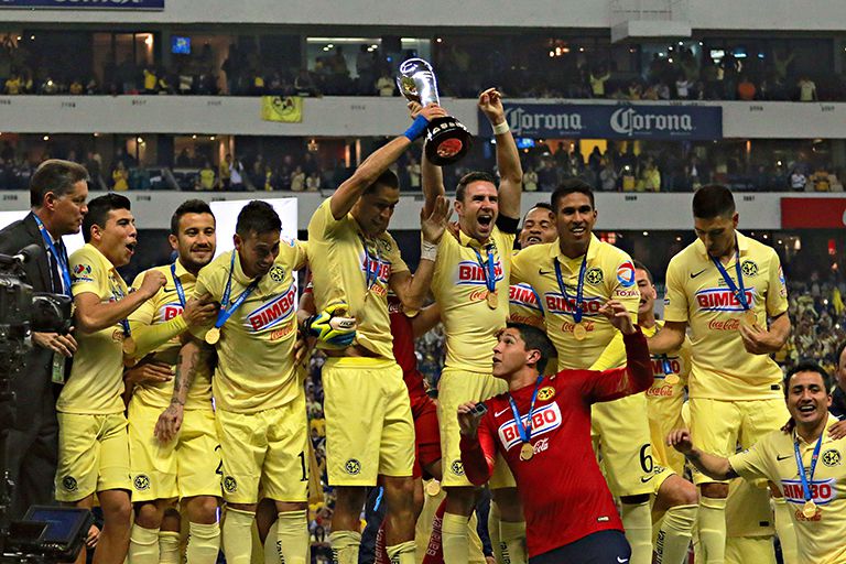 América alzando su doceavo título de Liga