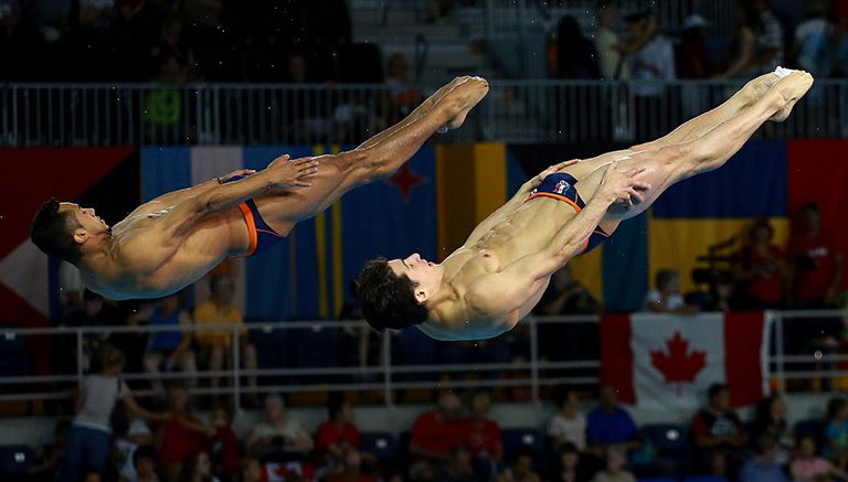 Ocampo tira un clavado en Toronto 2015