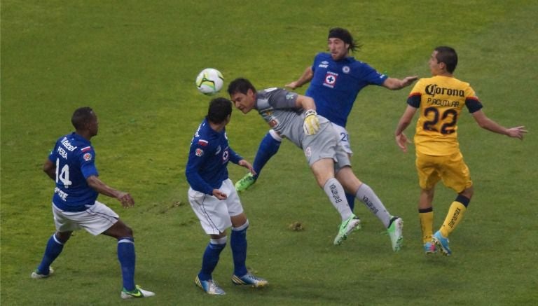 Gol de Moises Muñoz durante la Final de Vuelta del Clausura 2013