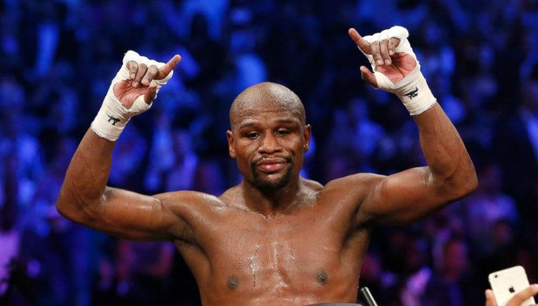 Floyd Hace Llover Dinero En Nueva Fiesta De Strippers