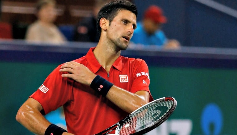 Novak Djokovic durante la Semifinal en el Masters de Shanghái 