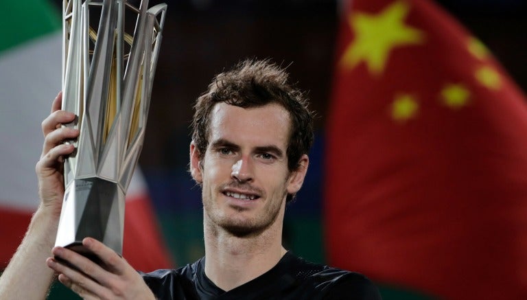 Andy Murray levanta el trofeo del Masters de Shanghai