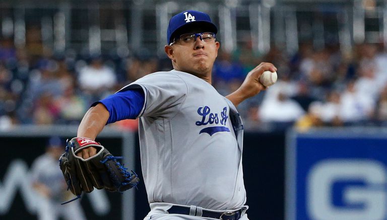 Julio Urías en un partido de los Dodgers