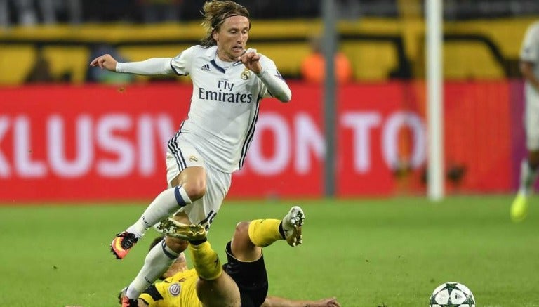 Luka Modric disputa un partido de Champions con el Madrid