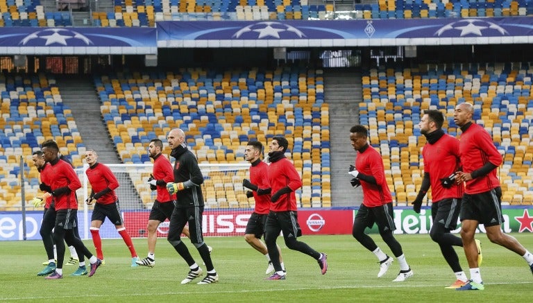 Jugadores del Benfica entrenan para el partido de Champions