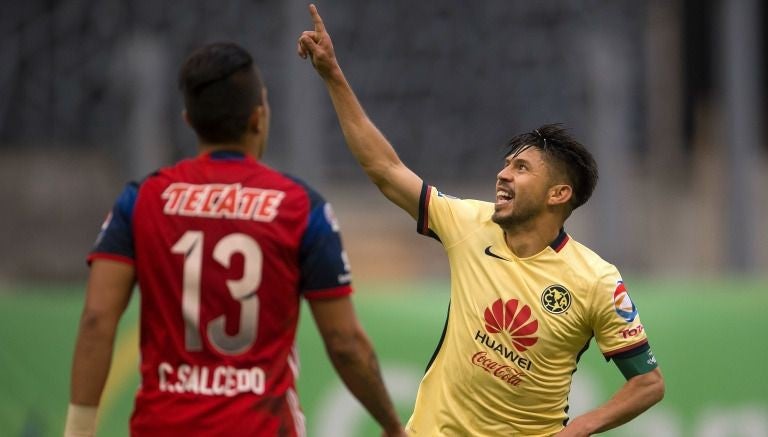 Oribe festeja su gol contra Chivas en la Liguilla del Clausura 2016