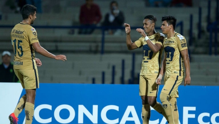 Fidel Martínez celebra uno de sus goles frente al W Connection