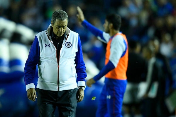 Boy camina cabizbajo tras perder contra Querétaro en Copa