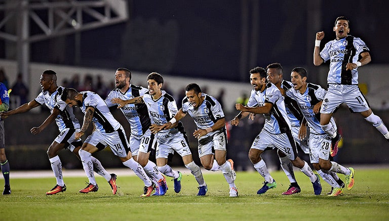 Los Gallos celebran tras ganar en la tanda de penaltis