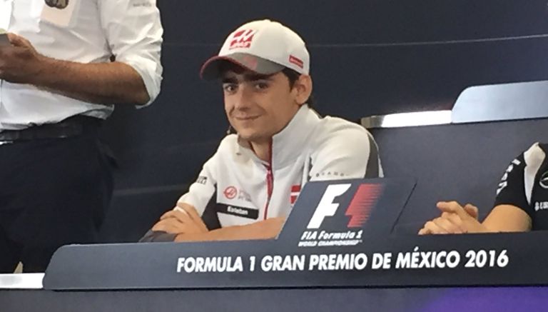 Esteban Gutiérrez habla en conferencia de prensa