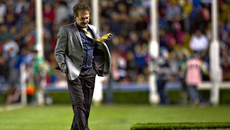 La Volpe durante un partido con las Águilas 