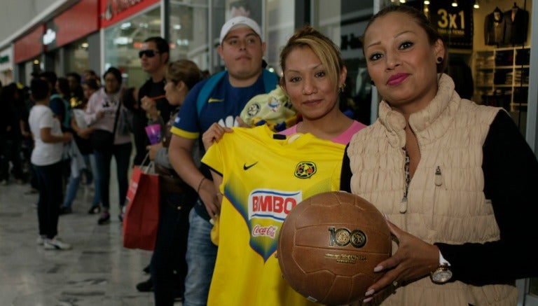 Aficionados de América esperan la llegada de sus ídolos