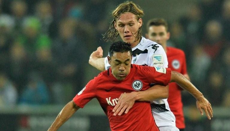 Marco Fabián, durante el juego entre Frankfurt y Mönchengladbach