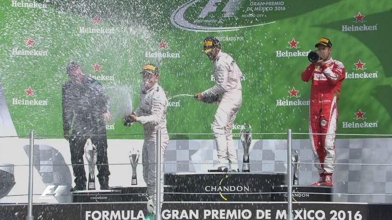 Hamilton, Rosberg y Vettel celebran en el podio