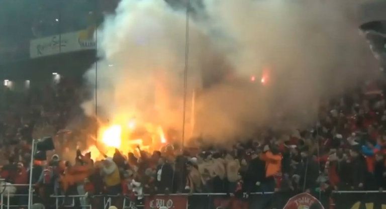 Barristas rusos durante el derbi de Moscú