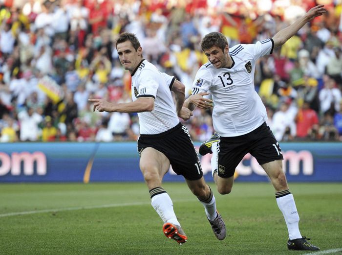 Miroslav Klose festeja en Sudáfrica 2010