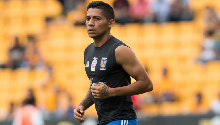 Aquino, en un entrenamiento de Tigres