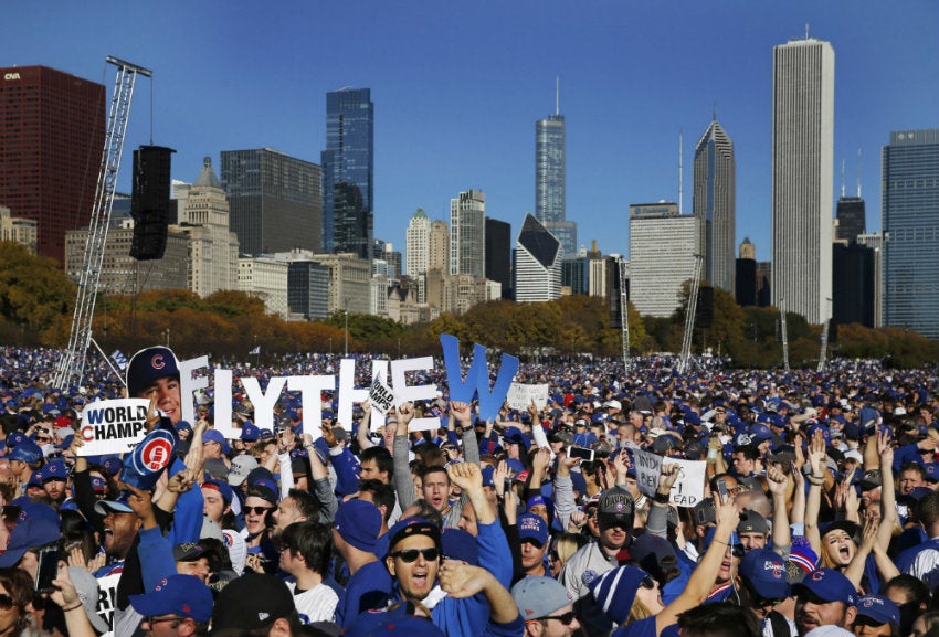 Aficionados de Cubs festejan el Campeonato de Serie Mundial