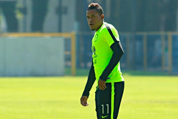 Arroyo en un entrenamiento con las Águilas