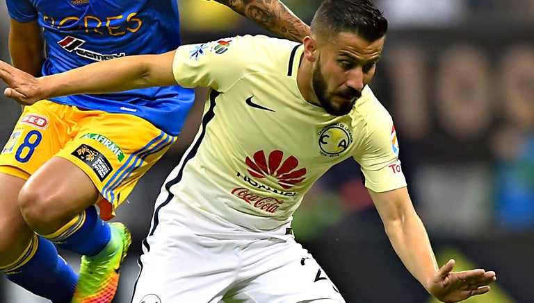 José Guerrero en un partido del América