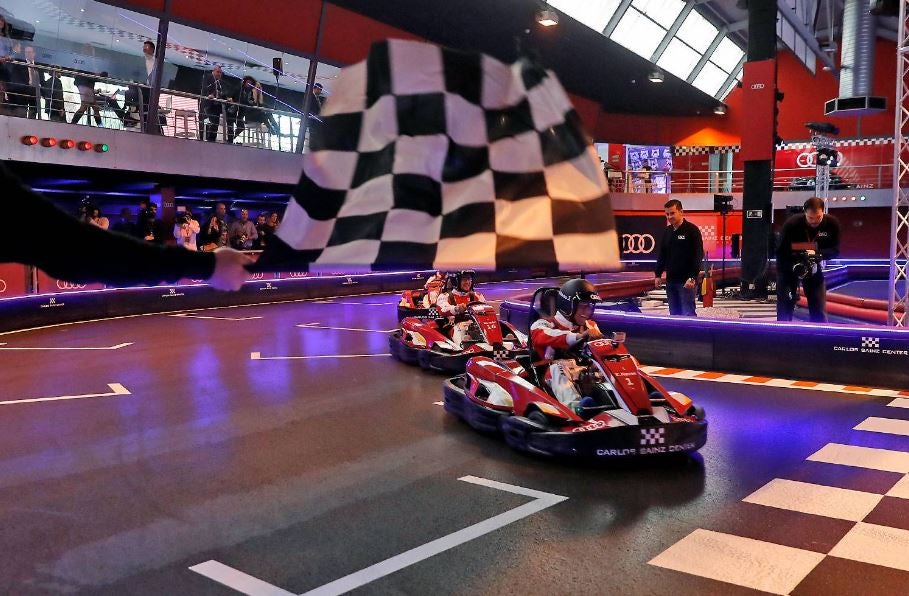 Jugadores del Madrid se divierten en go karts