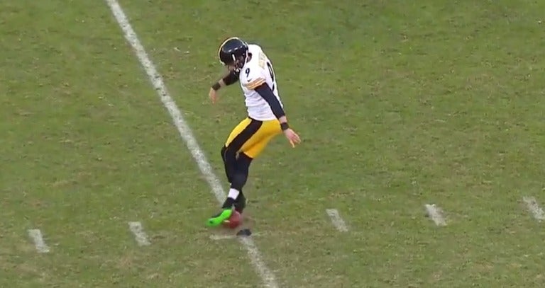 Boswell intentando hacer una Rabona en el juego contra Baltimore