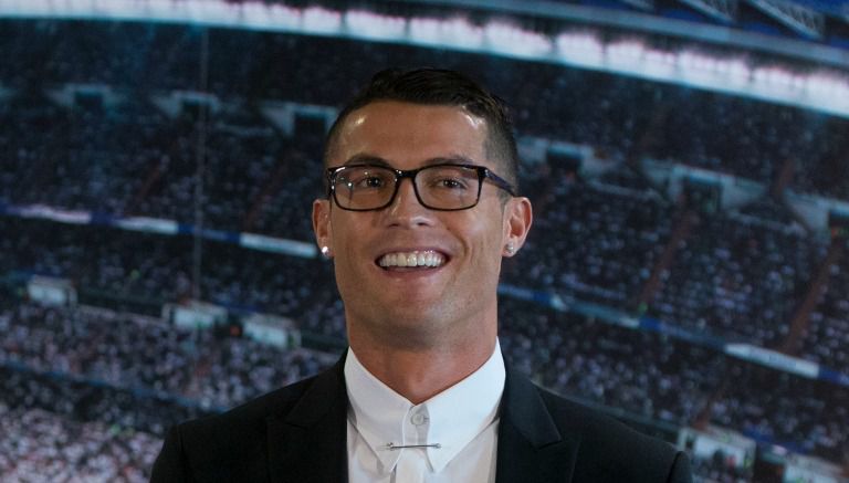 CR7 sonríe en la conferencia de prensa por la renovación de su contrato con Real Madrid