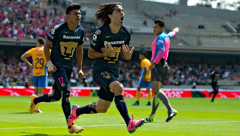 Britos festeja un gol contra Tigres