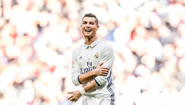 CR7 sonríe en un partido con el Real Madrid