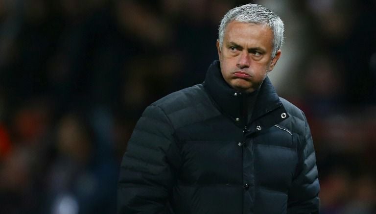 Mou se lamenta durante un partido del Manchester United 