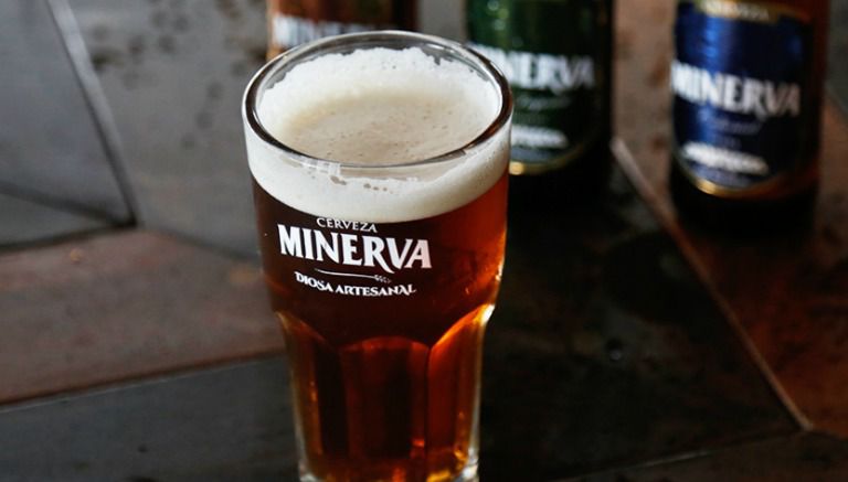 Un vaso de Cerveza Minerva