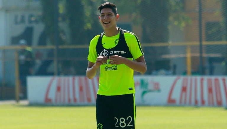 Edson Álvarez en un entrenamiento del América