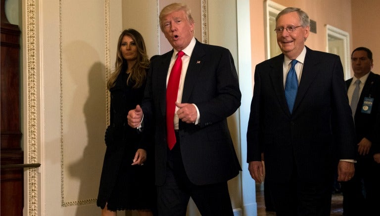 Trump y su esposa de visita en el Capitolio